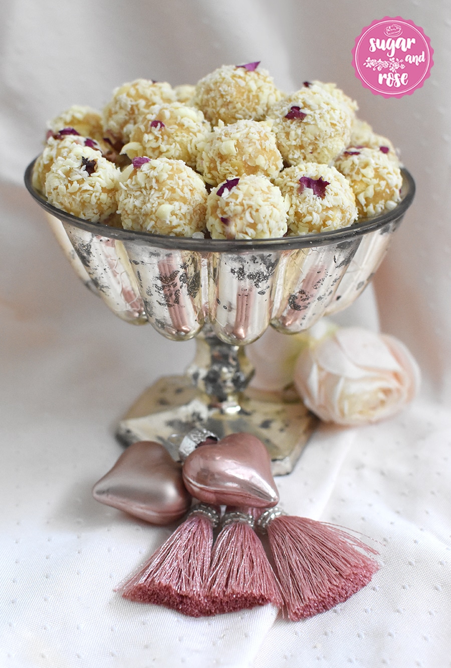 Kekse und Weihnachtsbäckerei: Mascarpone-Rosen-Kugeln