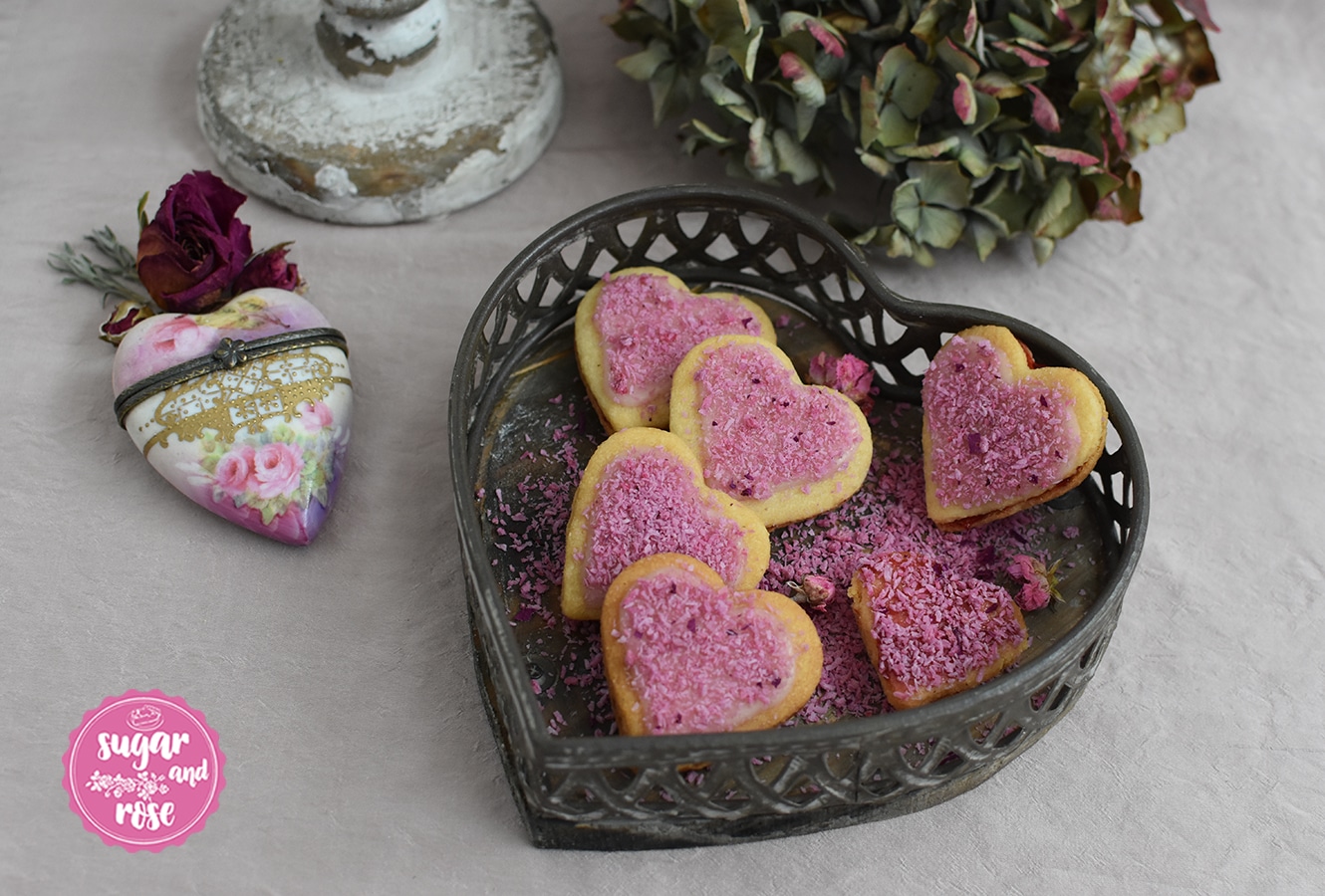 Kekse und Weihnachtsbäckerei: Rosenkokosherzen