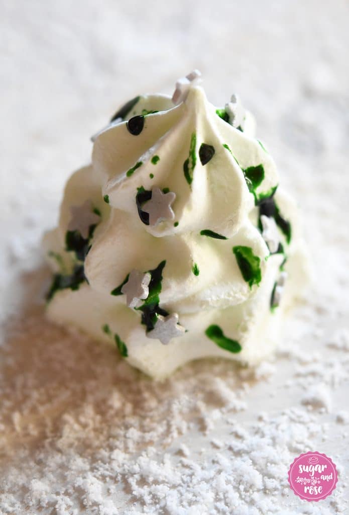 Kekse und Weihnachtsbäckerei: Windbäumchen