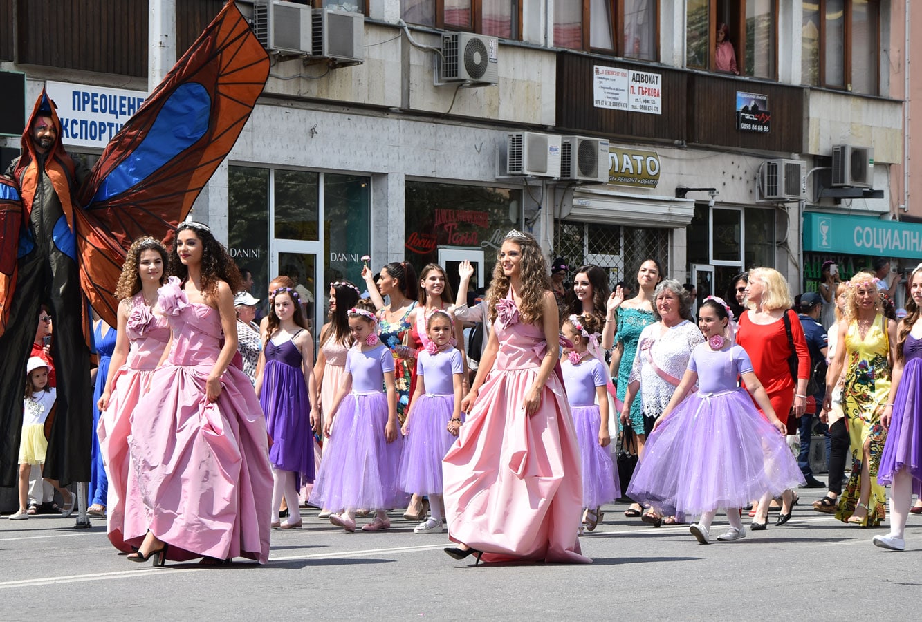 Rosenumzug-Rosenkoenigin