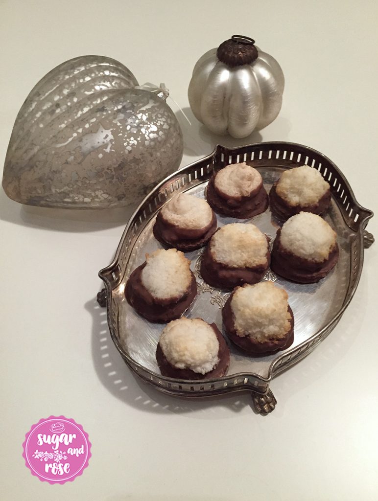 Kekse und Weihnachtsbäckerei: Kokoskuppeln