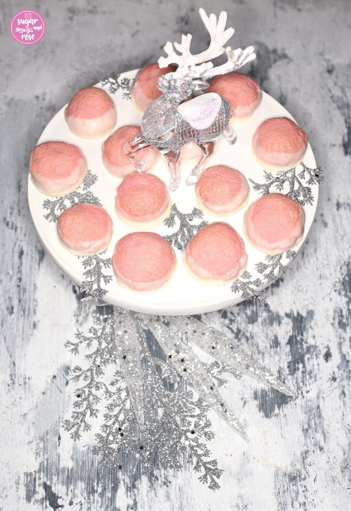 Kekse und Weihnachtsbäckerei: Rosen-Kokosmakronen