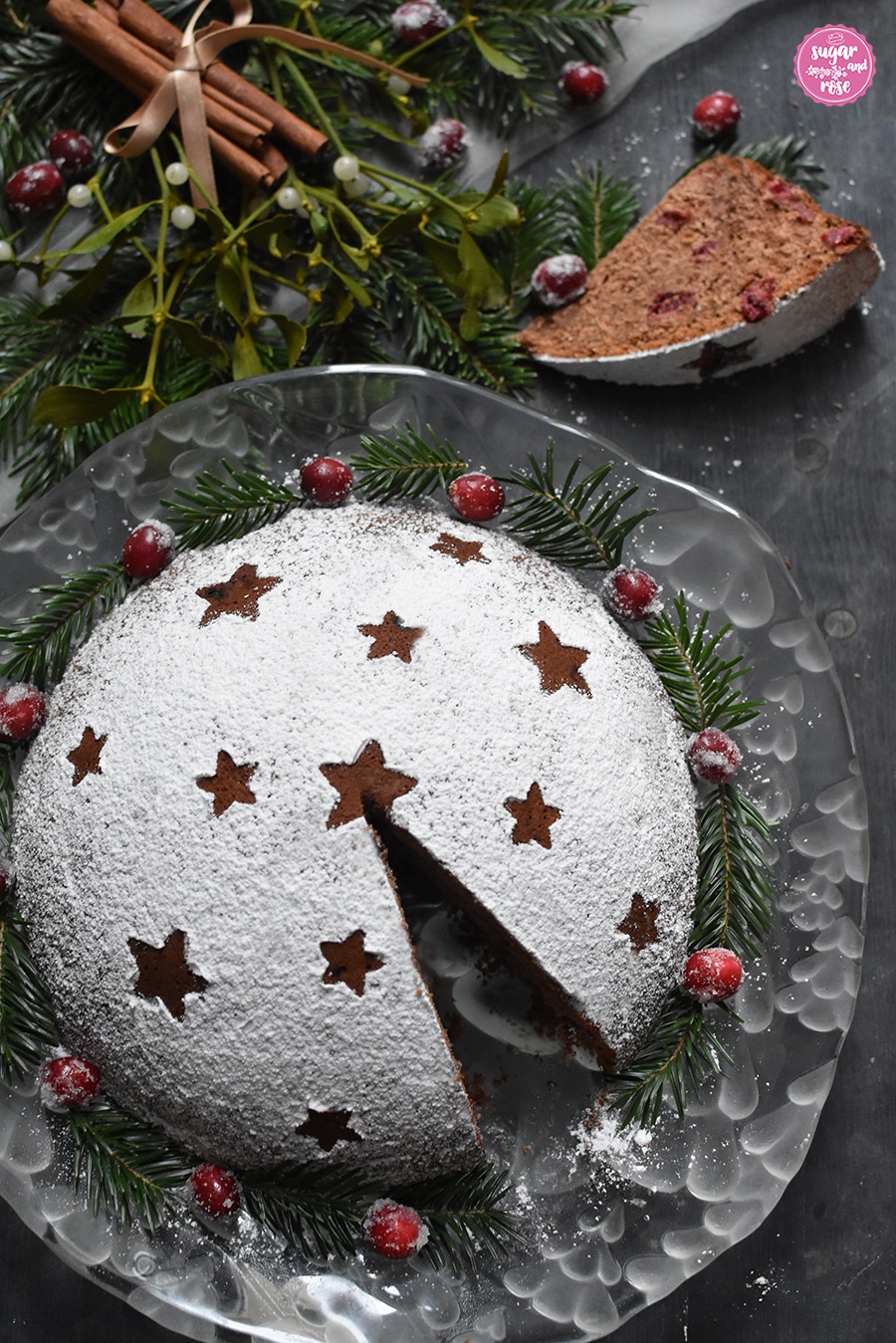 Cranberry-Lebkuchenkuppel angeschnitten