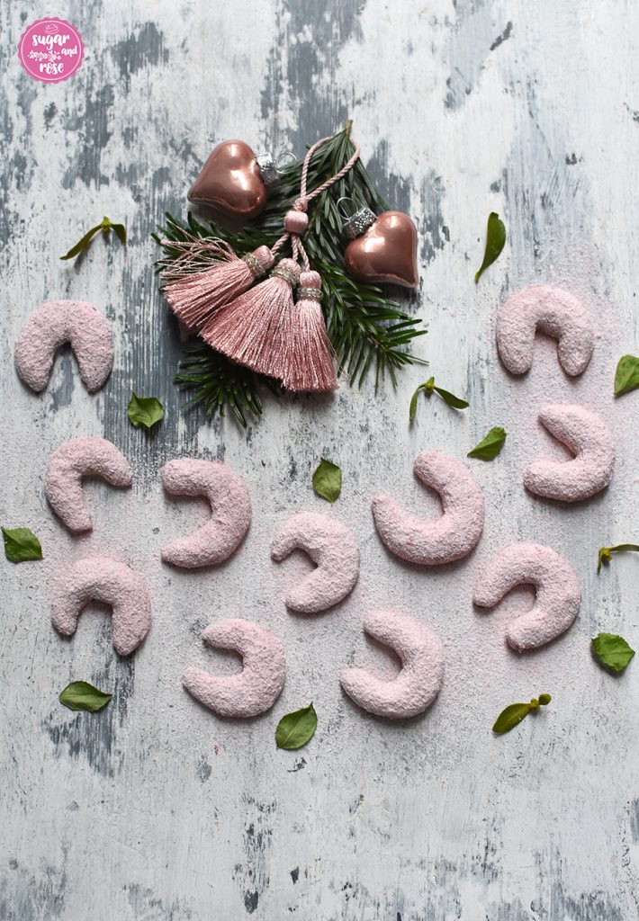 Kekse und Weihnachtsbäckerei: Himbeerkipferl
