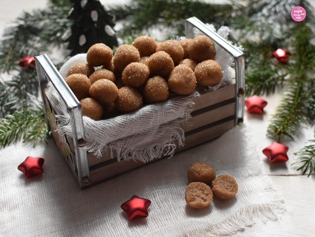 Kekse und Weihnachtsbäckerei: Nusskugeln