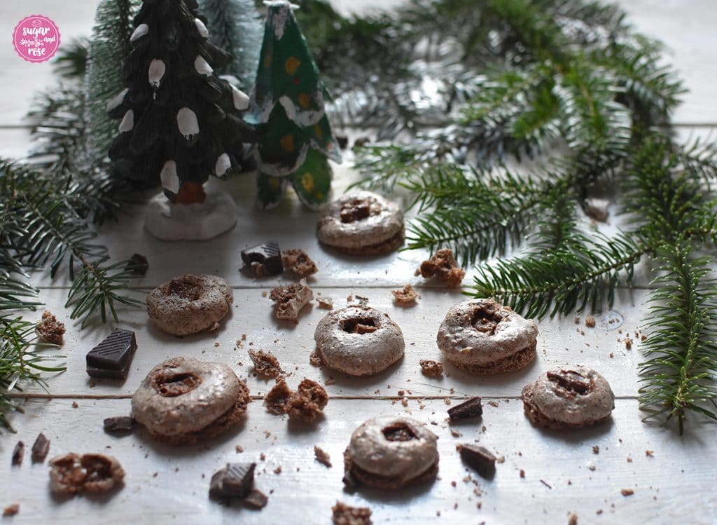 Kekse und Weihnachtsbäckerei: Schokolademakronen