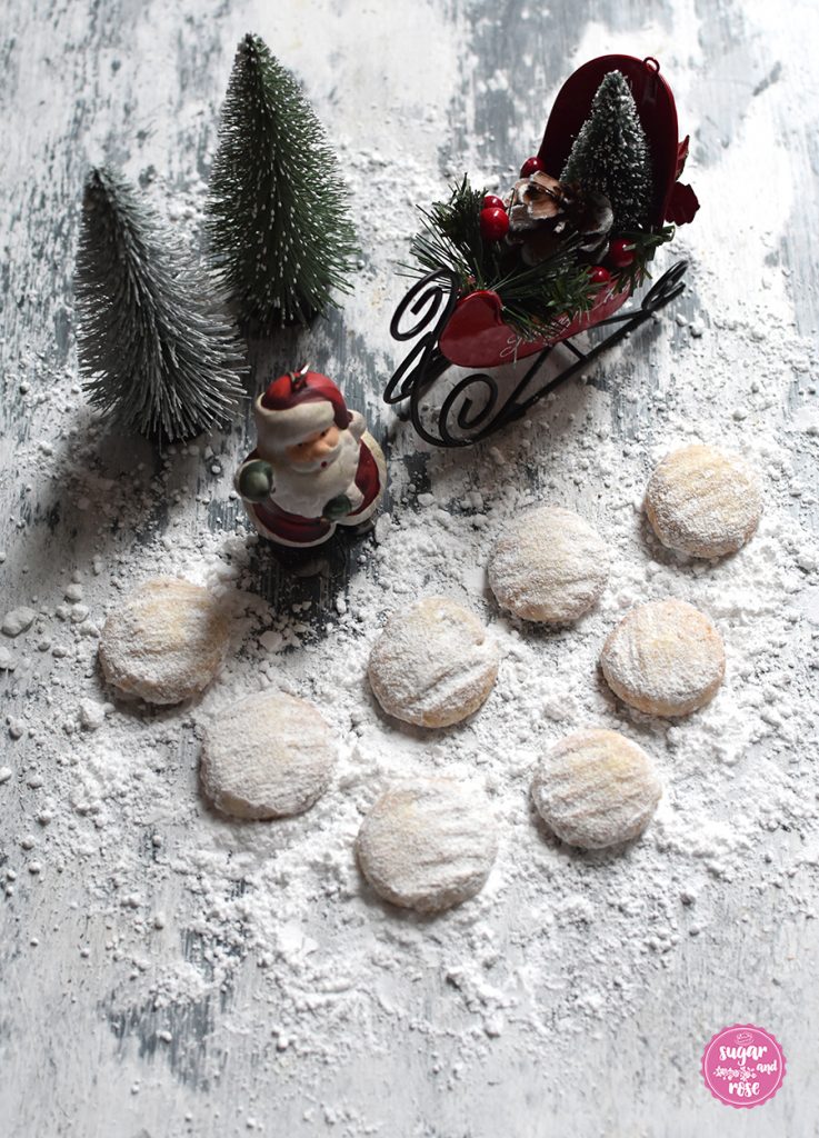 Kekse und Weihnachtsbäckerei: Vanillekekse rund