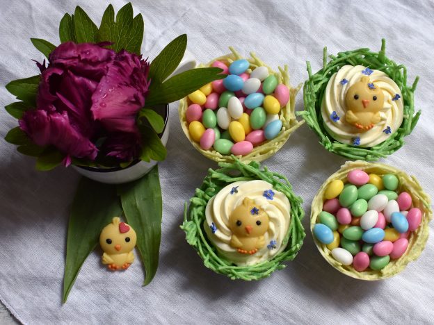 Schokoladennesterl mit Eierlikörcreme