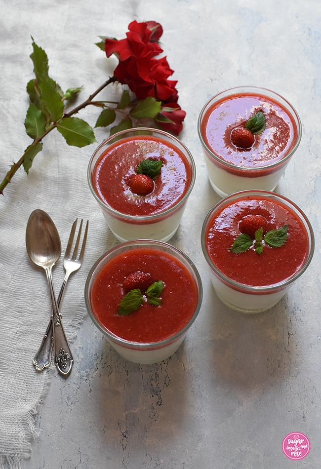 Joghurt-Topfencreme mit Erdbeeren