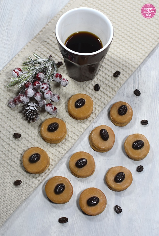 Kekse und Weihnachtsbäckerei: Kaffeekekse