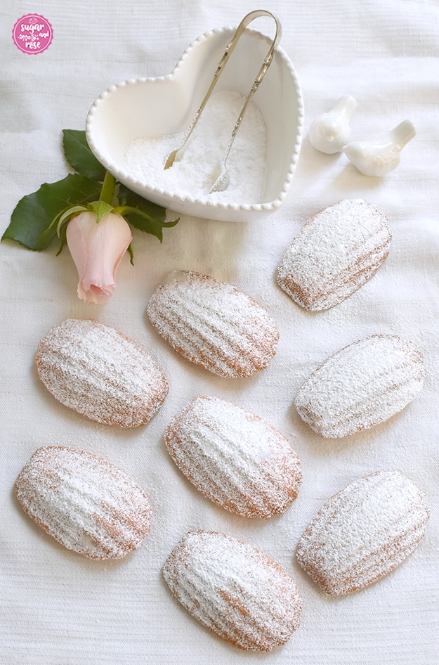 Madeleines mit Staubzucker